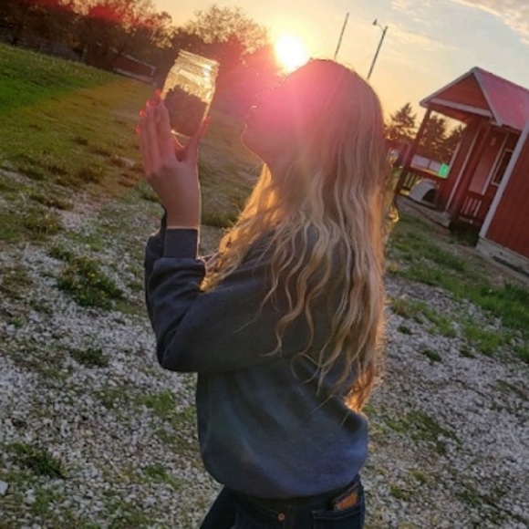 Meet your Posher, Aubrie - Picture 1 of 1